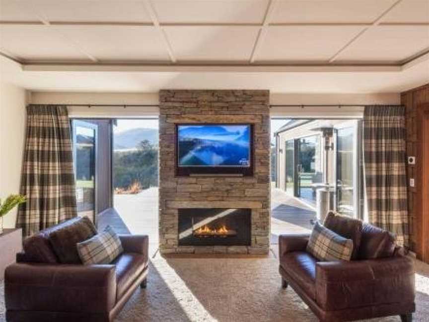 Kawarau Lodge Ski Golf Or Relax In Style BBQ, Argyle Hill, New Zealand