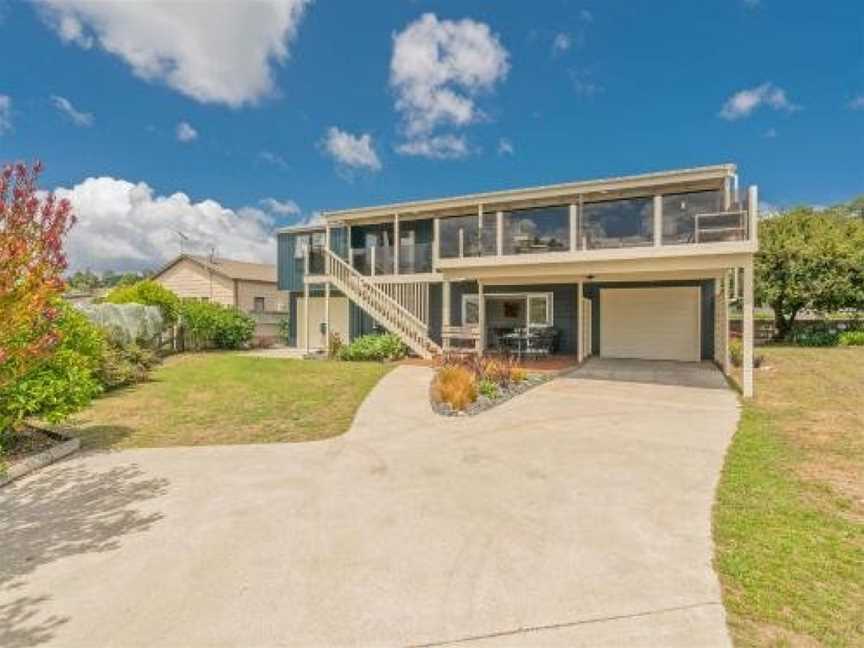 Daze Away - Cooks Beach Holiday Home, Whitianga, New Zealand