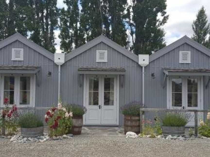 Gibbston Boathouse with Outdoor Bath, Gibbston, New Zealand