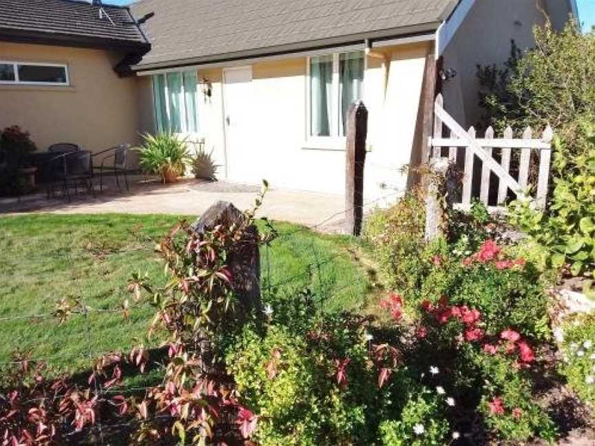 Golden Hills Farm Cottage, Brightwater, New Zealand