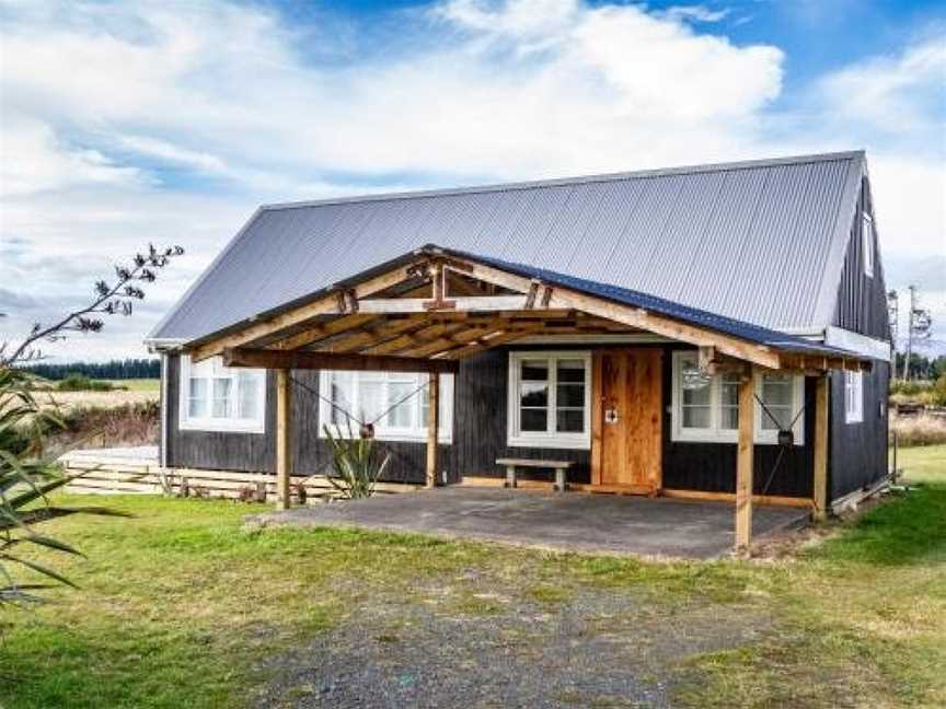 The Snow House - National Park Holiday Home, Whanganui National Park, New Zealand