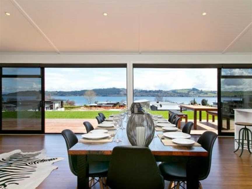 Lakeside Estate - Rainbow Point Holiday Home, Taupo, New Zealand