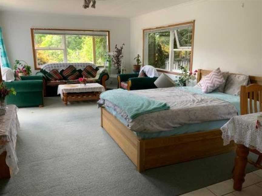 Slow Time Homestay, Mairangi Bay, New Zealand