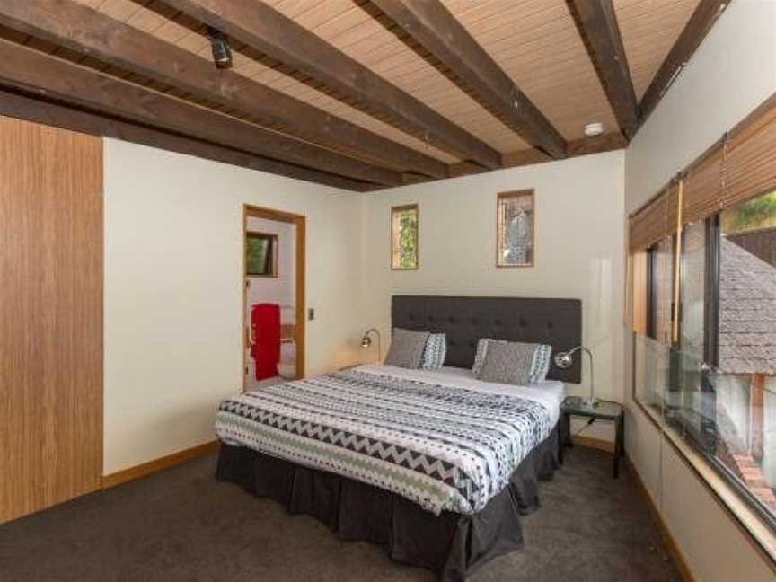 Crows Nest - Queenstown Holiday Home, Argyle Hill, New Zealand