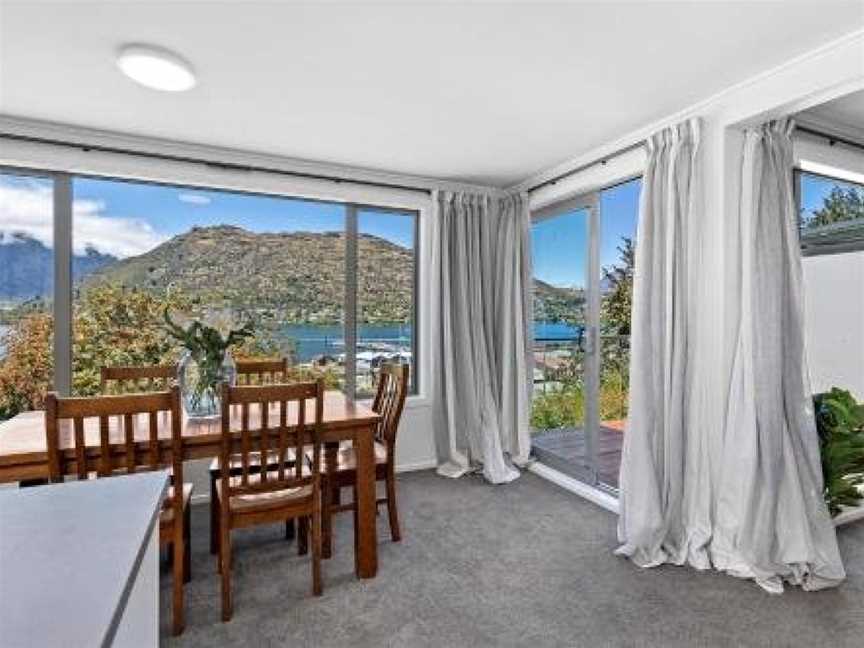 Marina Views - Newly Renovated. Sunny Balcony, Argyle Hill, New Zealand