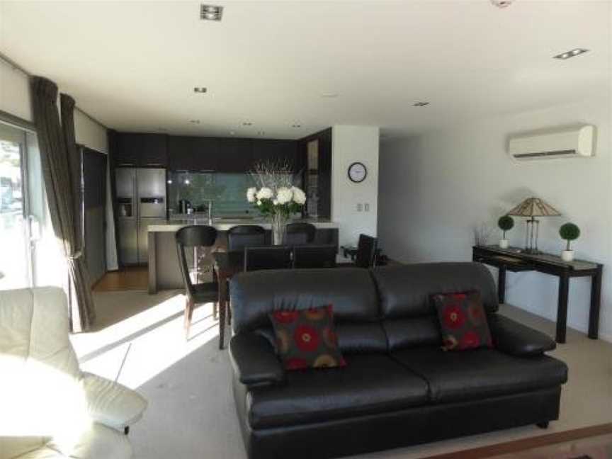 Luxury Waterfront Apartment - Quay No 6, Picton, New Zealand