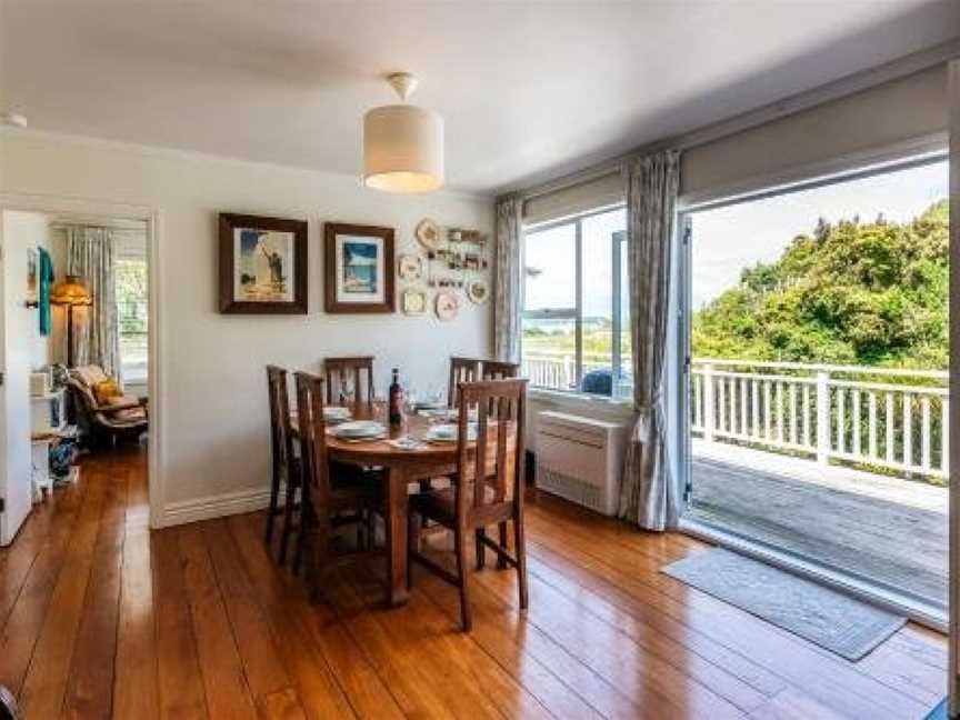 Mrs Jones Holiday Cottage - Oneroa Holiday Home, Waiheke Island (Suburb), New Zealand