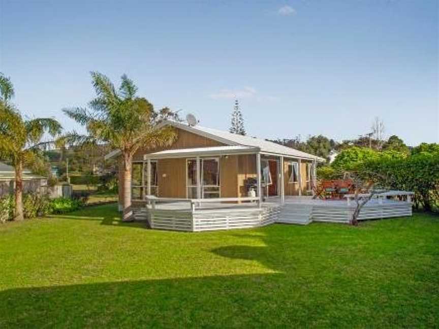 Beachfront Bliss - Cooks Beach Holiday Home, Whitianga, New Zealand