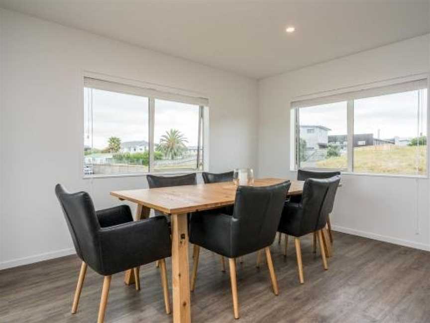 Ruakaka Sands - Ruakaka Holiday Home, Ruakaka, New Zealand