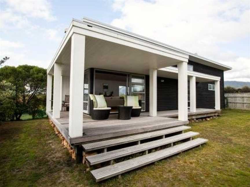 Waikanae Retreat - Waikanae Beach Holiday Home, Waikanae, New Zealand