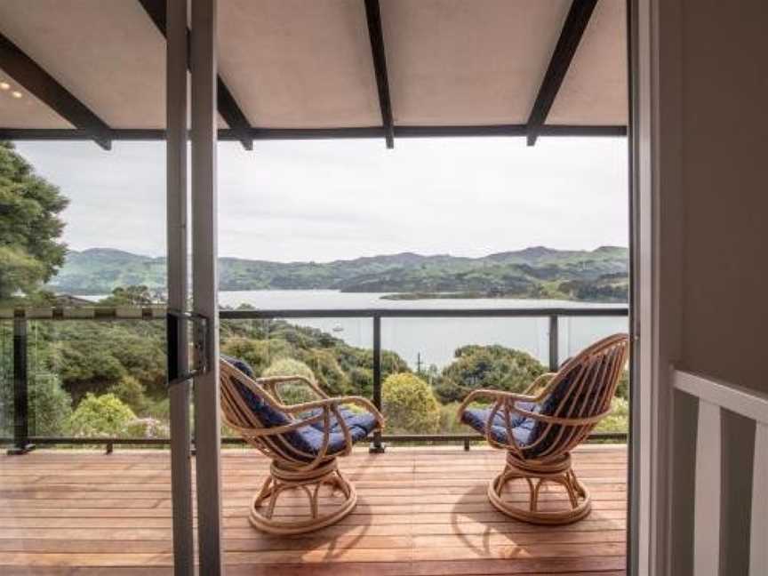 Kingfisher's Perch - Takamatua Holiday Home, Akaroa, New Zealand