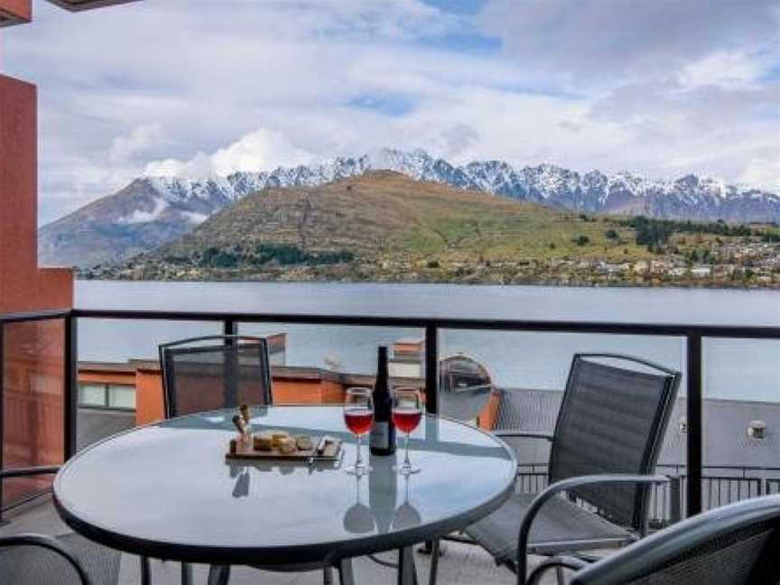 Wakatipu Shores . Lake View . 2 BDRM, Argyle Hill, New Zealand