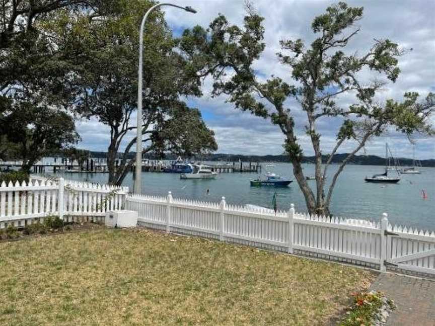 Paradise on The Strand, Russell, New Zealand