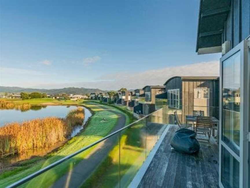 Matarangi Villa on Golf Course - Matarangi Holiday Home, Matarangi, New Zealand