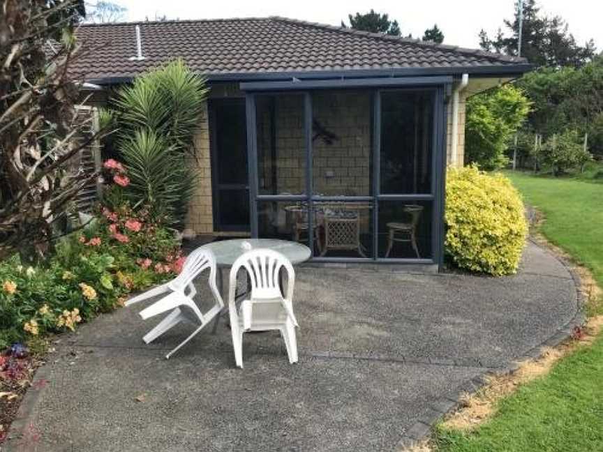 Silverdale Garden Studio, Orewa, New Zealand