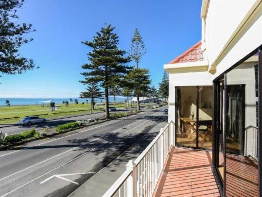 Marine Parade Magic - Napier Holiday Home, Napier, New Zealand