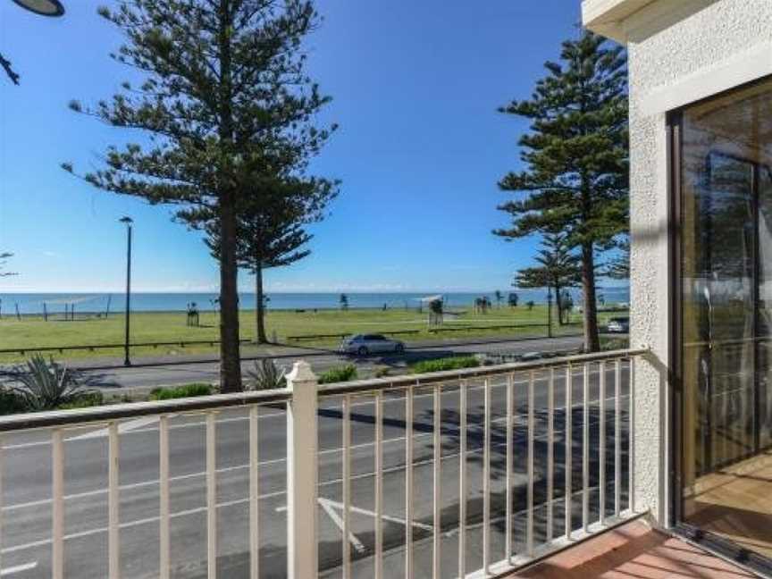 Marine Parade Magic - Napier Holiday Home, Napier, New Zealand