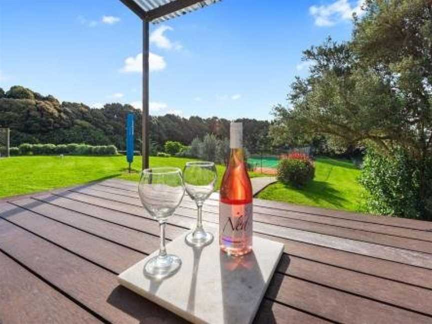 Courtside Quarters - Waihi Beach Holiday Home, Waihi Beach, New Zealand