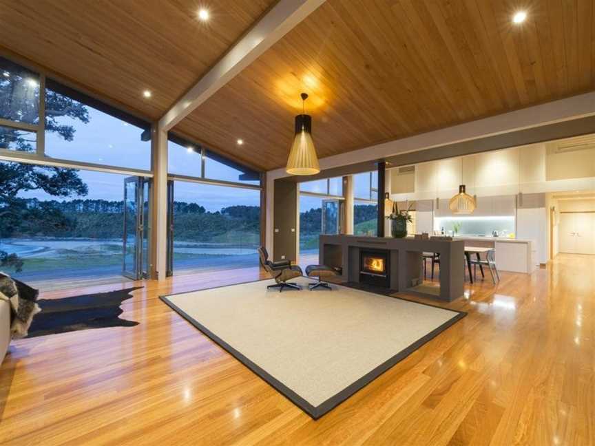 OTAHA BEACHFRONT LODGE, Waipapa, New Zealand