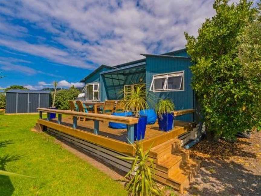 Bahama Blue - Matarangi Holiday Home, Matarangi, New Zealand