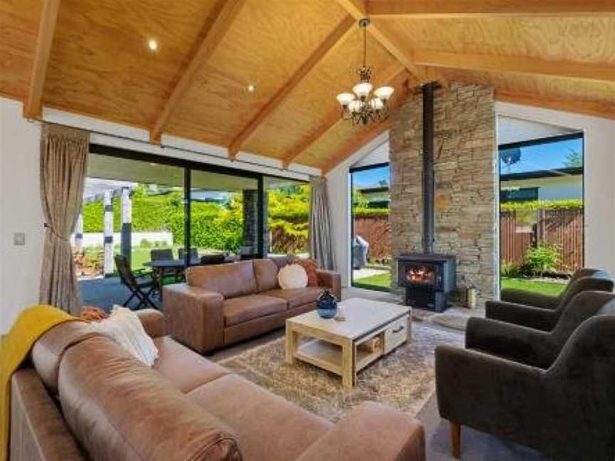 Roys Bay Lodge - Wanaka Holiday Home, Wanaka, New Zealand