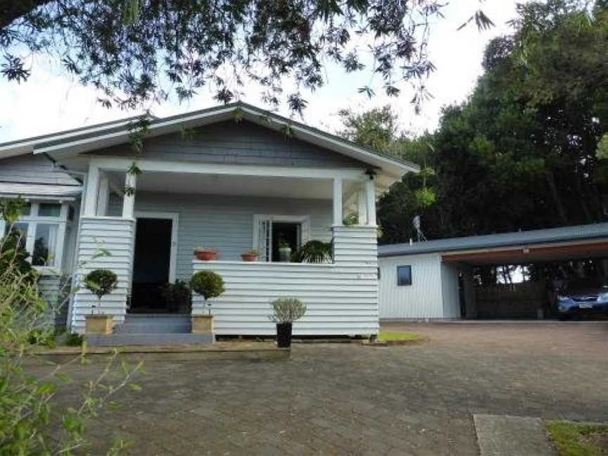 Bungalow on Bell Common, Tauranga (Suburb), New Zealand