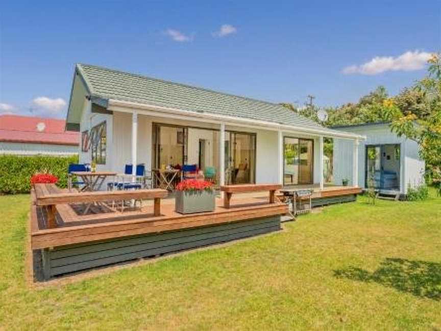 Bay Coast Happy Place - Cooks Beach Holiday Home, Whitianga, New Zealand