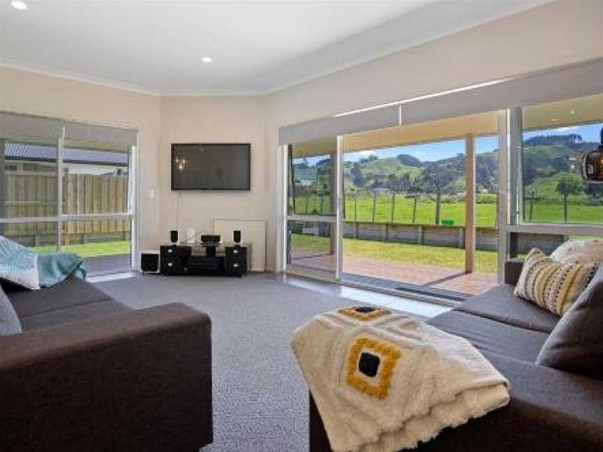 Sky Blue Retreat - Waihi Beach Holiday Home, Waihi Beach, New Zealand