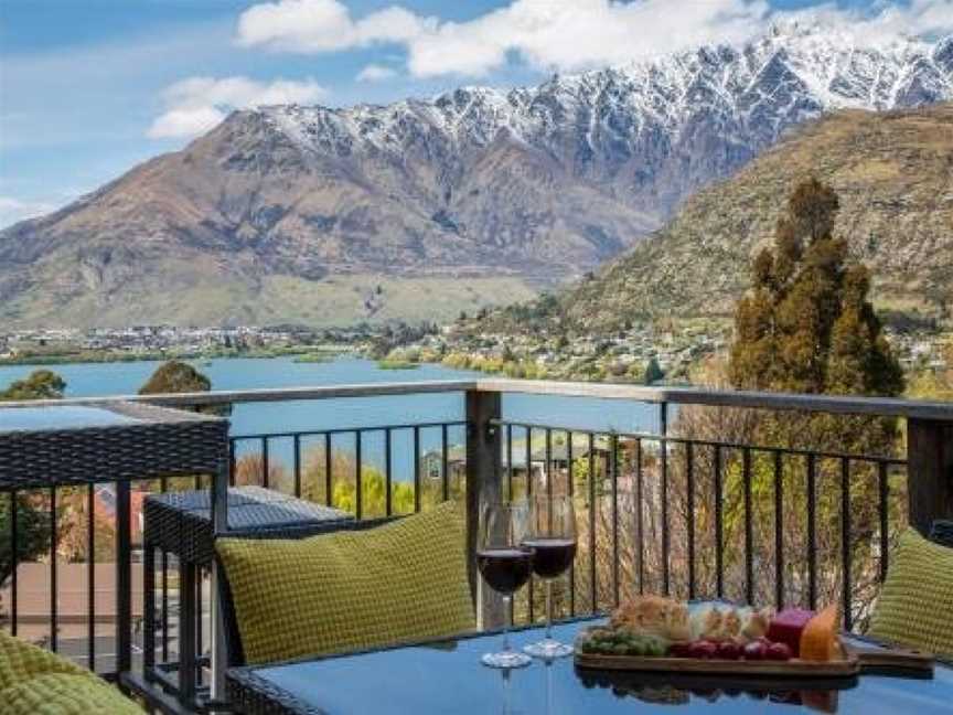 White Peaks Villa, Argyle Hill, New Zealand