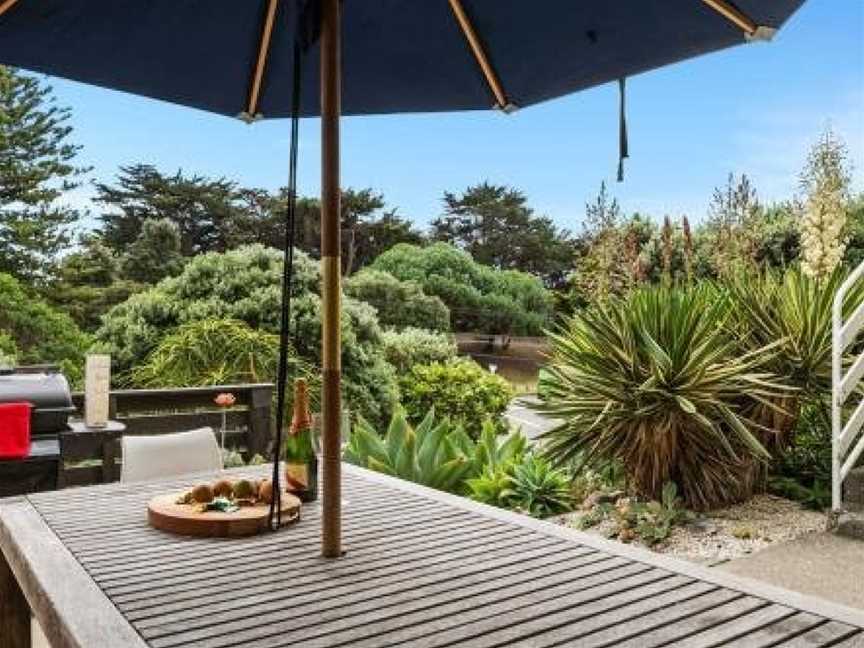 Seaside House - Waikanae Beach Bach, Paraparaumu, New Zealand