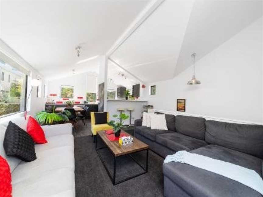 Modern Family Home CBD 1 min walk, Argyle Hill, New Zealand