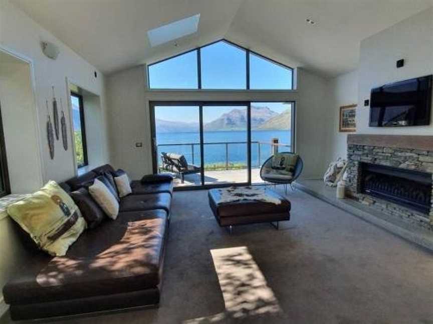 Private Retreat - Stunning Lake & Mountain Views, Argyle Hill, New Zealand