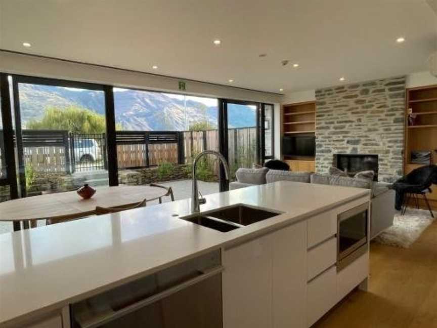 Central Wanaka Lakeside Condo, Wanaka, New Zealand