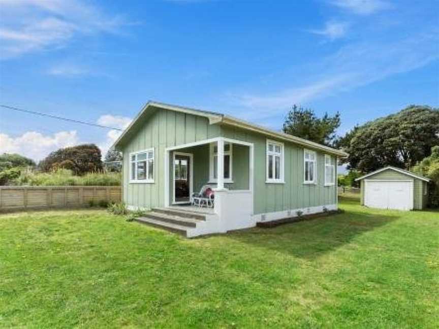 The Beach House - Kapiti Coast Holiday Home, Paraparaumu, New Zealand