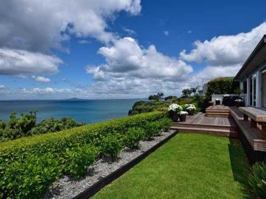 Luxury house with Clifftop Seaview, Whangaparaoa, New Zealand