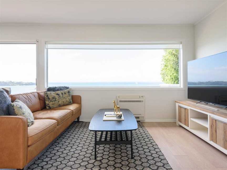 Admire Lovely Sea Views at a Luxury Coastal Home, Whangaparaoa, New Zealand