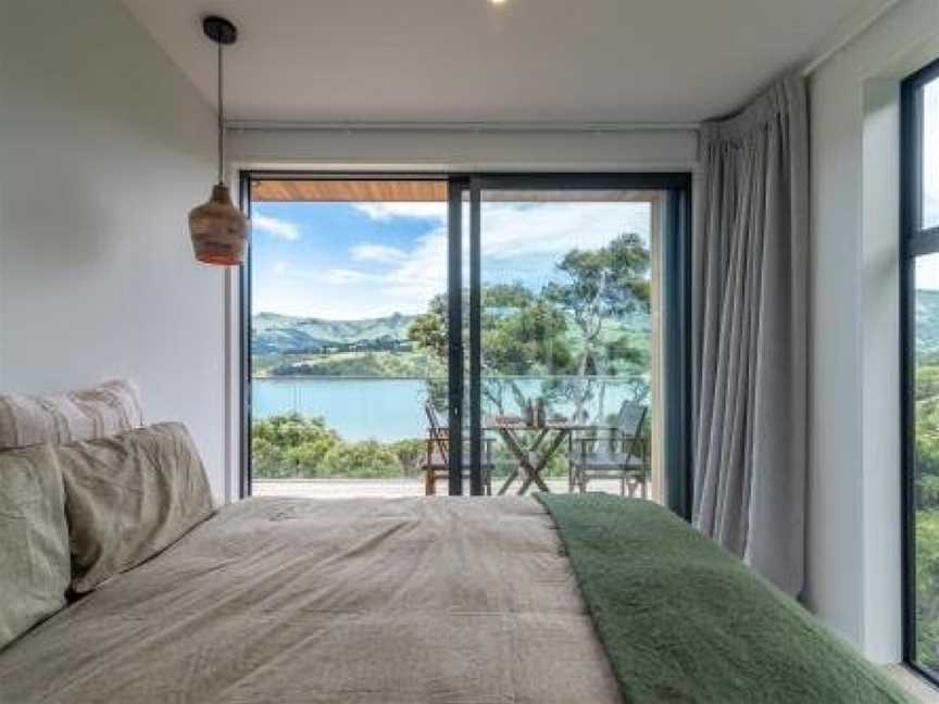 Treetop Retreat - Takamatua Holiday Home, Akaroa, New Zealand