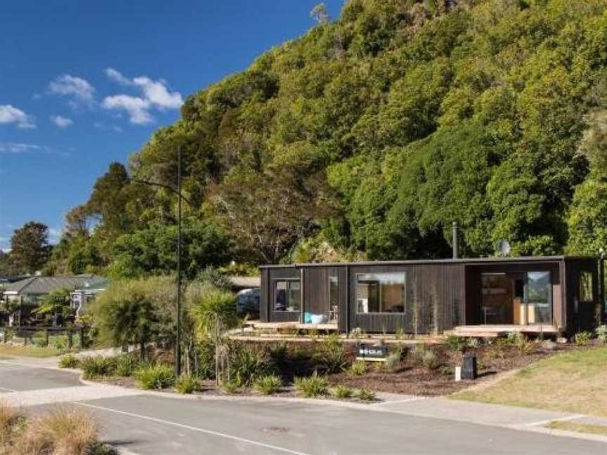 Bach 7 by The Sea - Marahau Holiday Home, Kaiteriteri, New Zealand