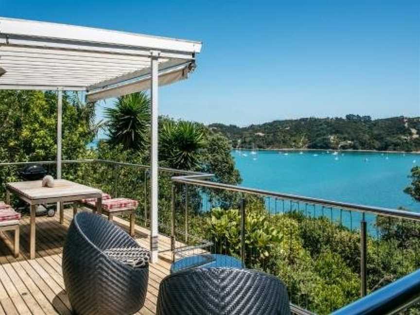 Bach on Burrell, Waiheke Island (Suburb), New Zealand