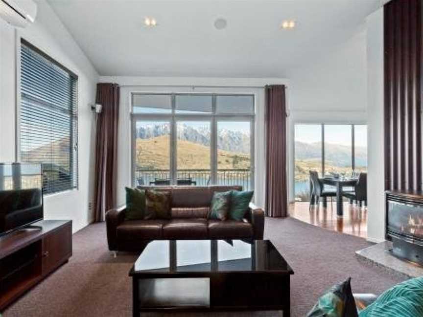 Paradise Peaks - Queenstown Holiday Home, Argyle Hill, New Zealand