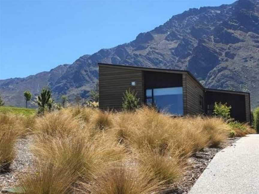 Beautiful Lake and Alpine Views - Queenstown, Argyle Hill, New Zealand