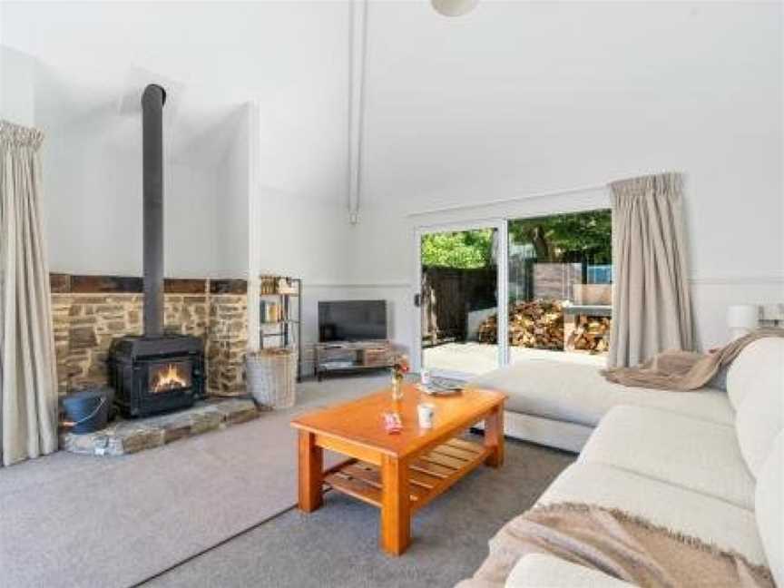 Arawata Lodge - Queenstown Holiday Home, Argyle Hill, New Zealand