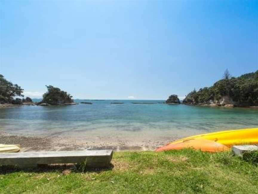 Beachfront Enclosure Bay - Waiheke Unlimited, Waiheke Island (Suburb), New Zealand