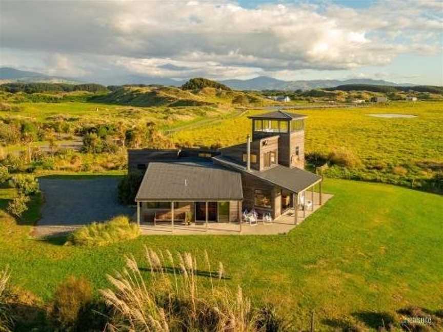 Idyllic ocean front beach house - Waikawa Beach, Otaki, New Zealand