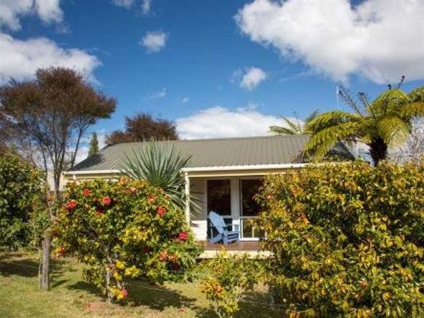 Tatahi Lodge Beach Resort, Hahei, New Zealand