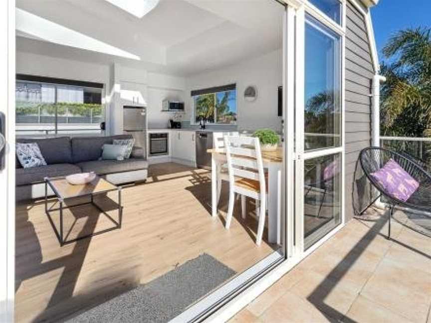 Just Beachy - Mt Maunganui Holiday Home, Mount Maunganui, New Zealand