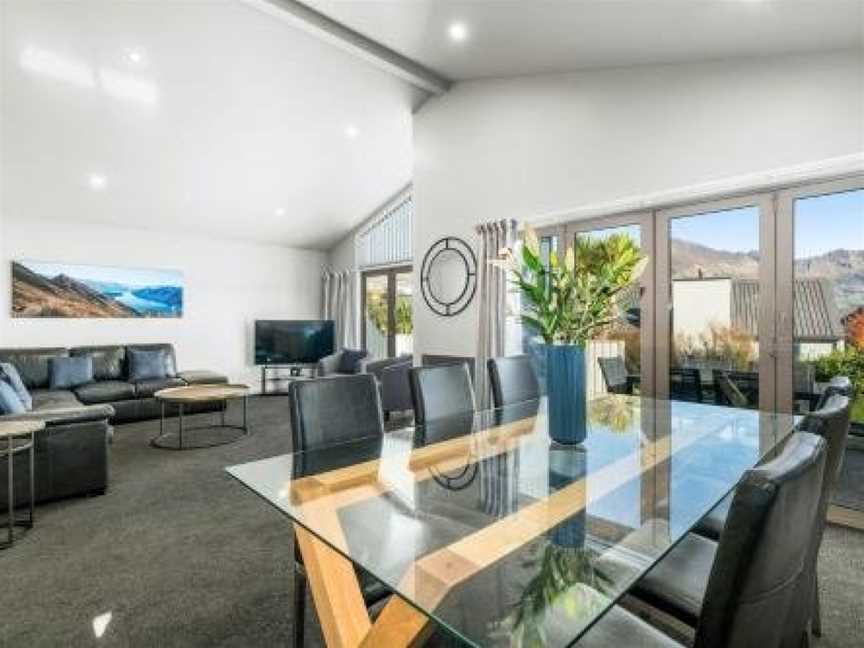 Alpine Retreat - 5 Bedroom, Wanaka, New Zealand