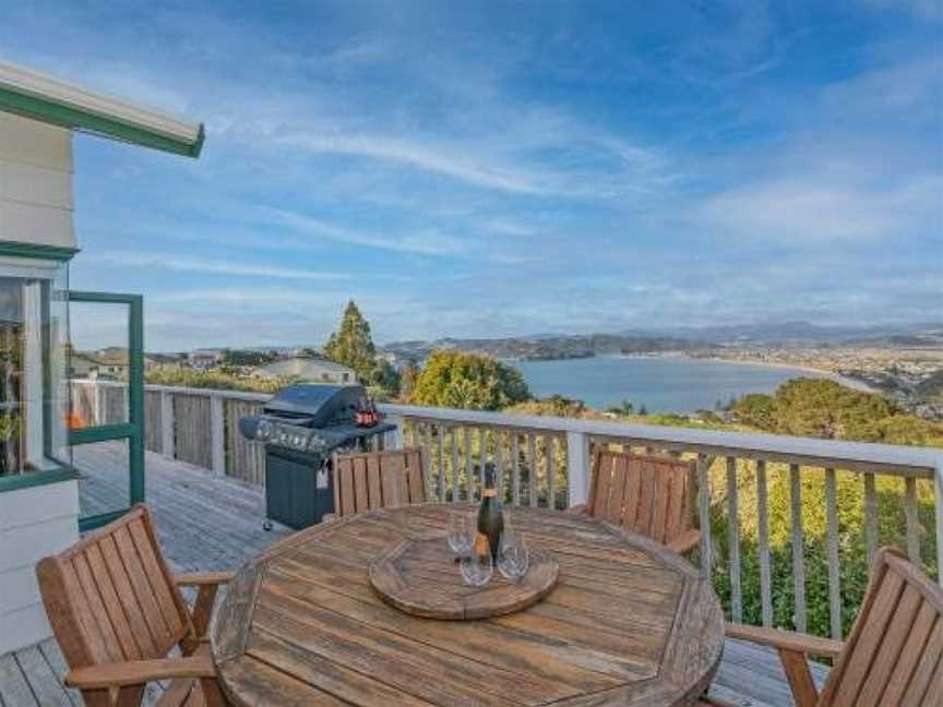 Sensational on Centennial - Whitianga Holiday Home, Whitianga, New Zealand