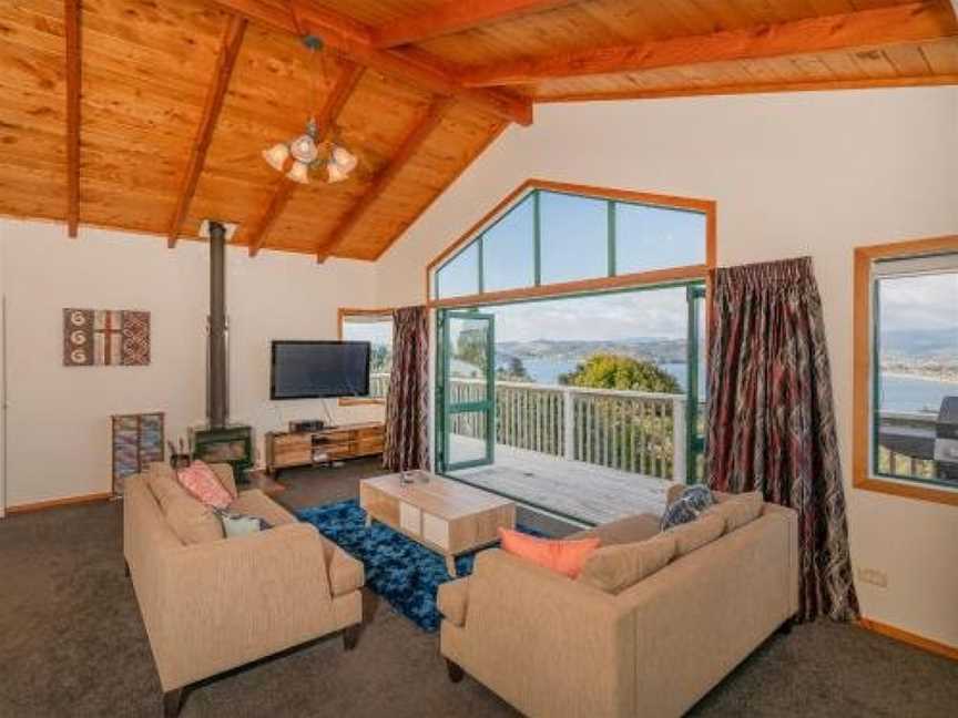 Sensational on Centennial - Whitianga Holiday Home, Whitianga, New Zealand