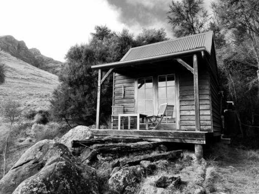 Manaaki Mai, Rustic Retreat, Lyttelton, New Zealand